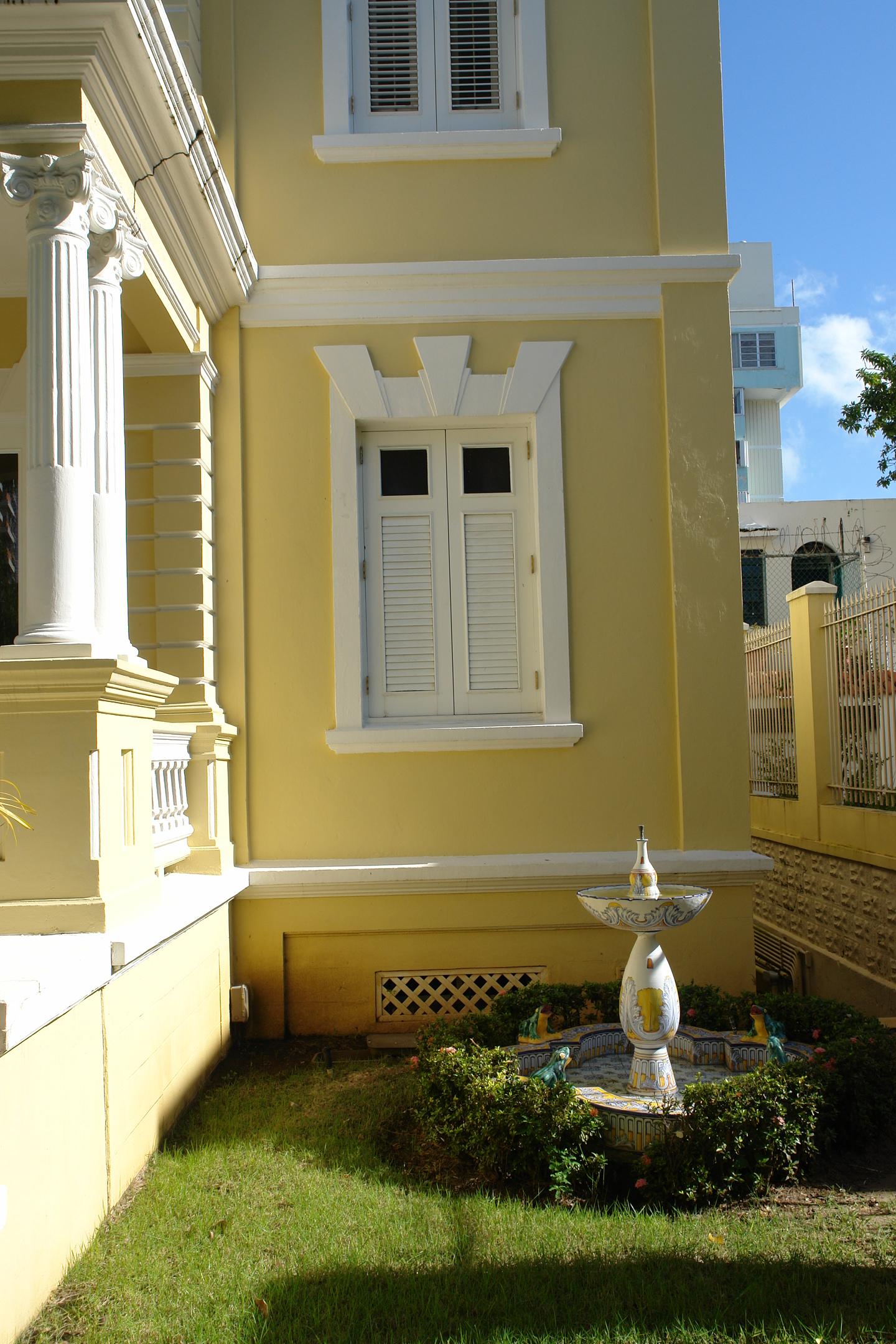 Casa La Giralda - Avenida Miramar, esquina calle Marti 651 - San Juan (Miramar) - 2011 00010